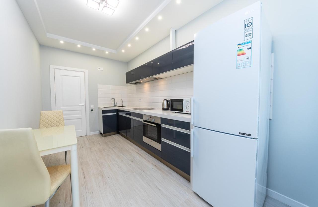 Apartamento Flatrent Drahomanova 2A Kiev Exterior foto