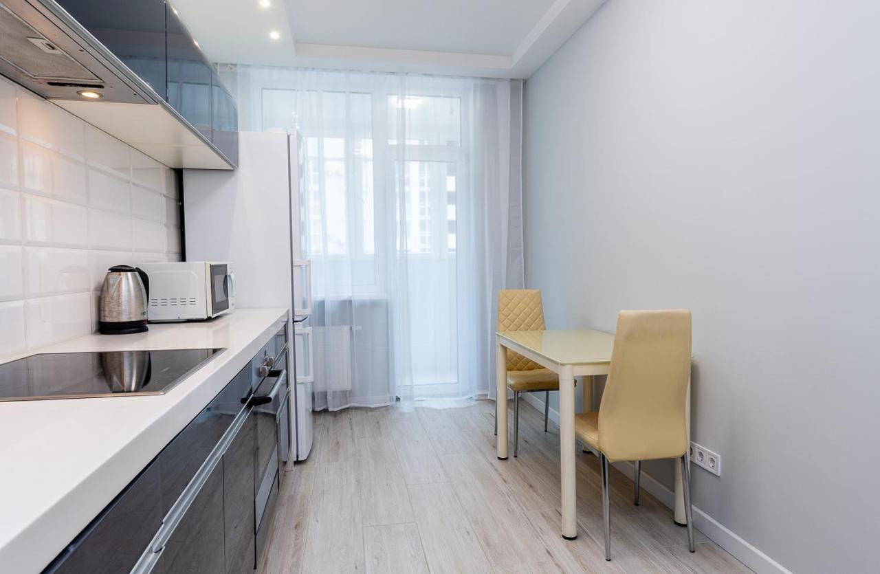 Apartamento Flatrent Drahomanova 2A Kiev Exterior foto