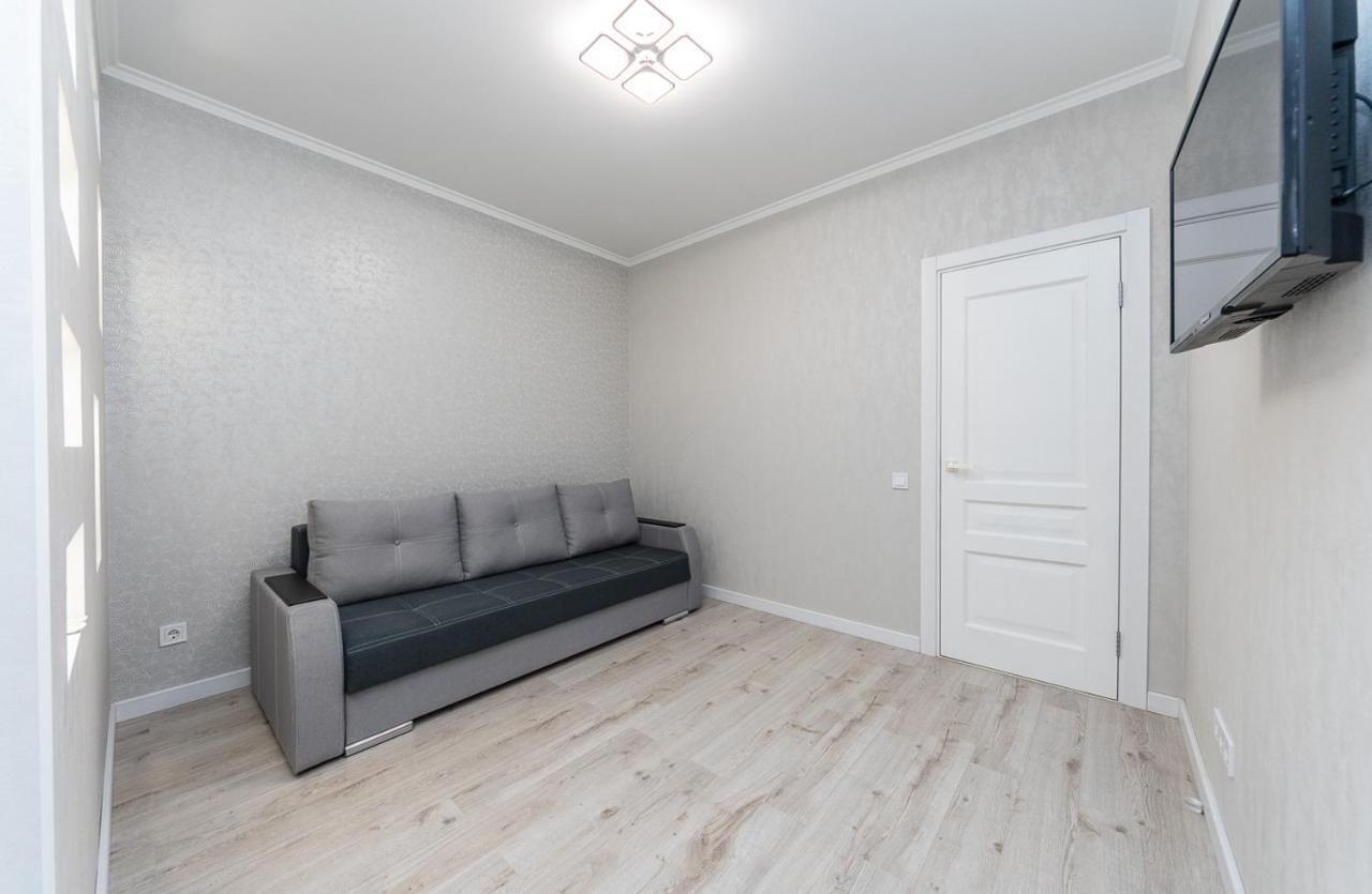 Apartamento Flatrent Drahomanova 2A Kiev Exterior foto