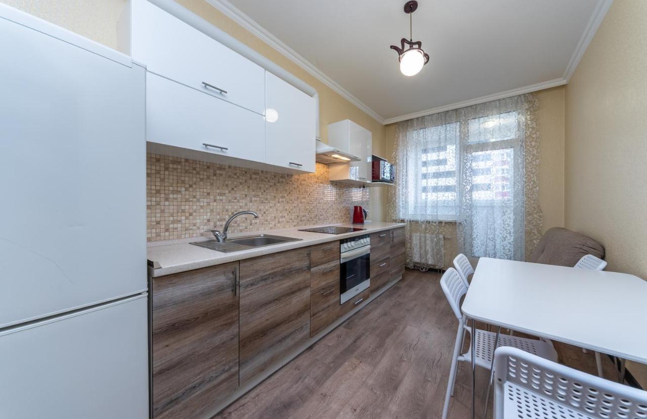 Apartamento Flatrent Drahomanova 2A Kiev Exterior foto