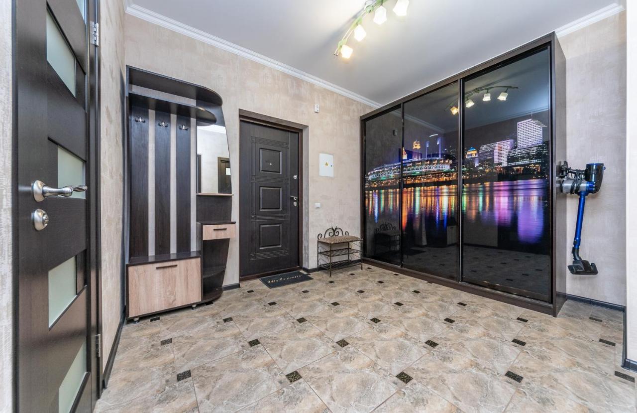 Apartamento Flatrent Drahomanova 2A Kiev Exterior foto
