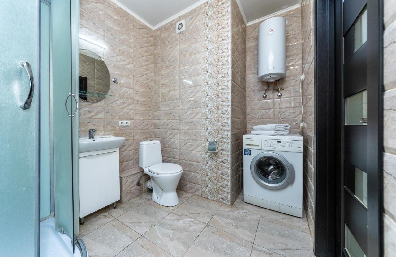 Apartamento Flatrent Drahomanova 2A Kiev Exterior foto