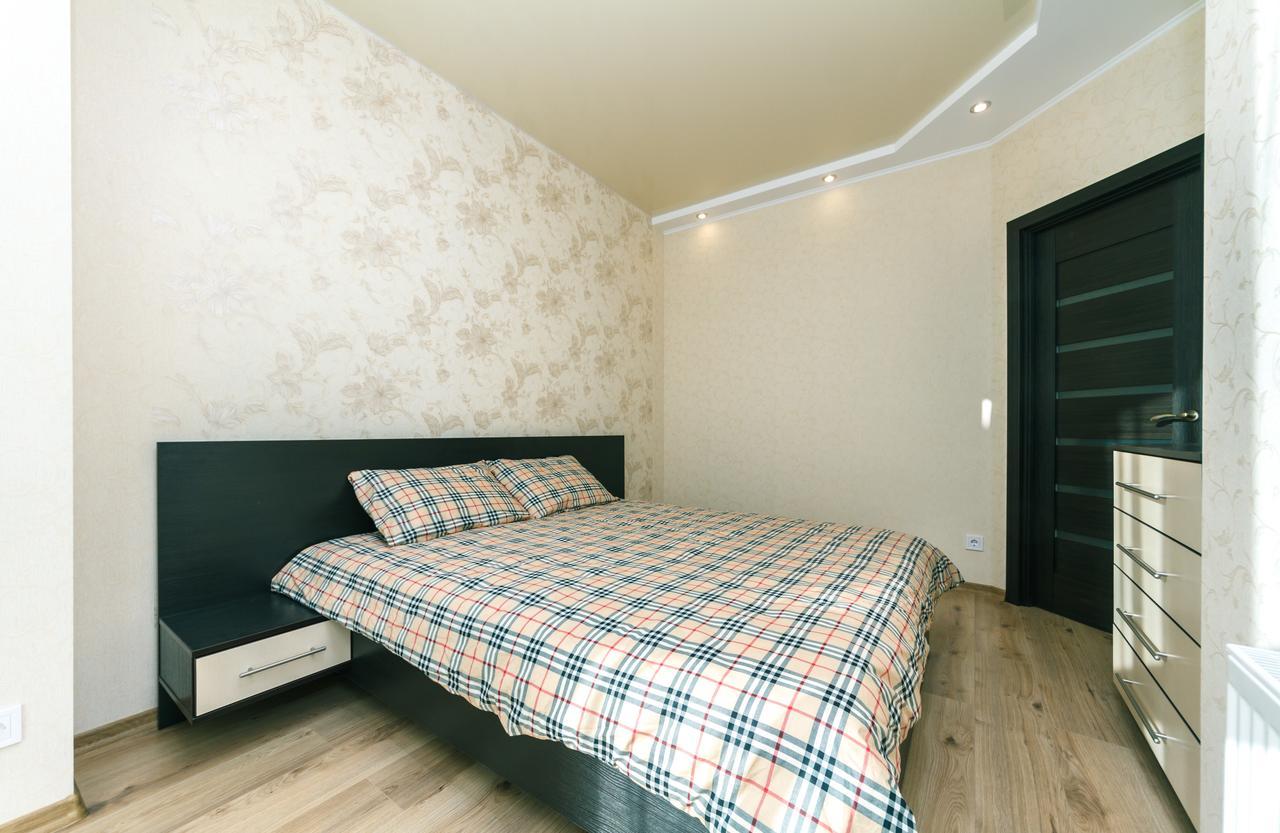 Apartamento Flatrent Drahomanova 2A Kiev Exterior foto