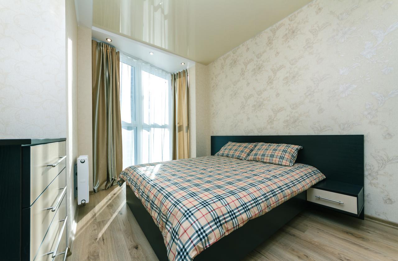 Apartamento Flatrent Drahomanova 2A Kiev Exterior foto