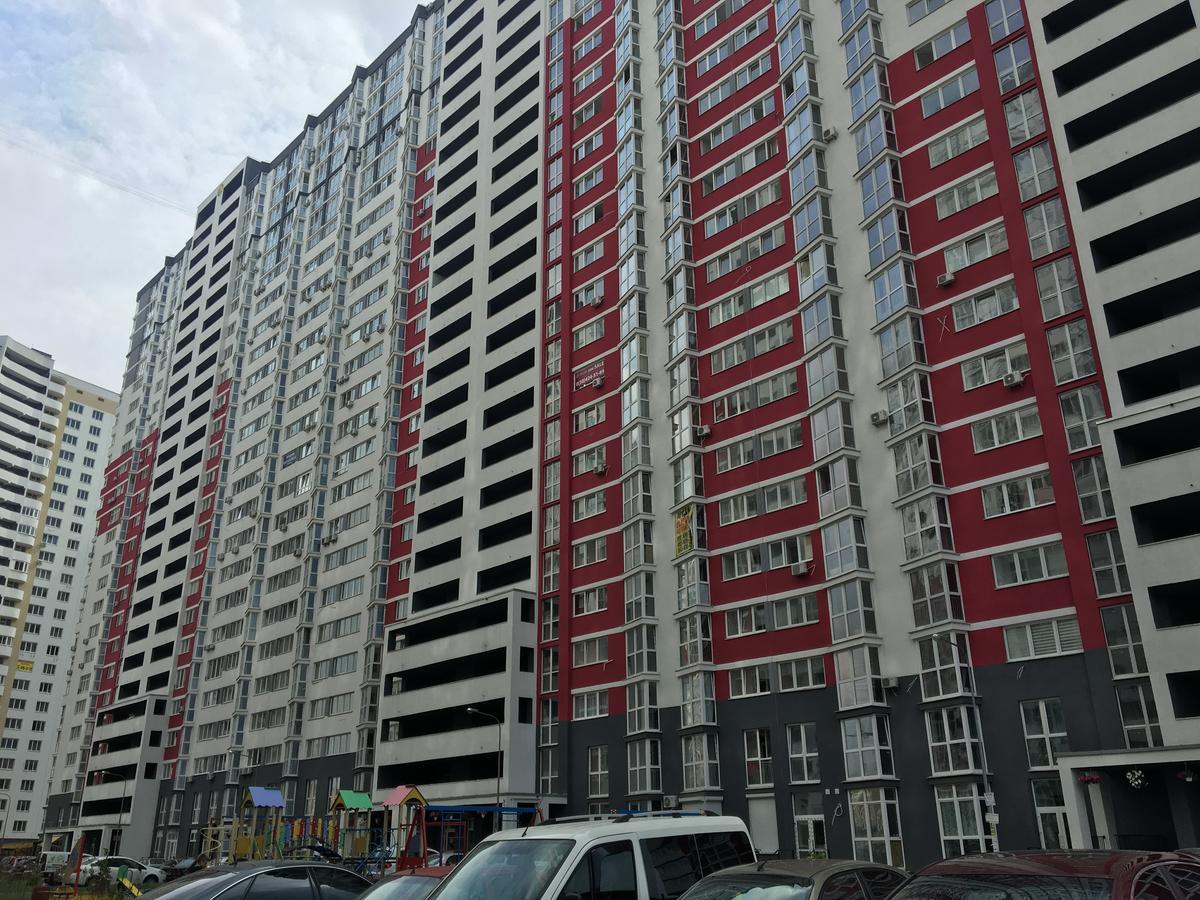 Apartamento Flatrent Drahomanova 2A Kiev Exterior foto