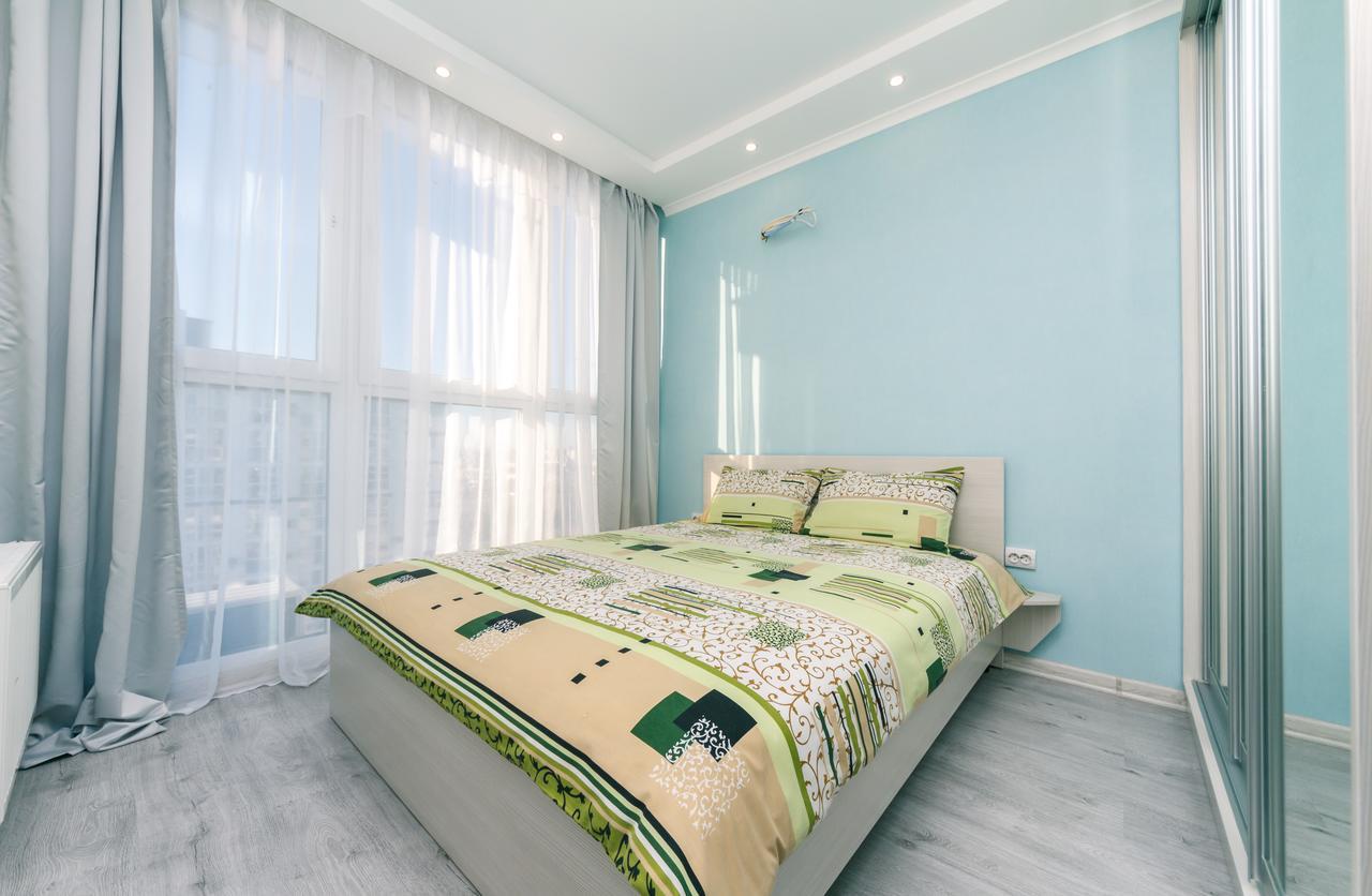 Apartamento Flatrent Drahomanova 2A Kiev Exterior foto