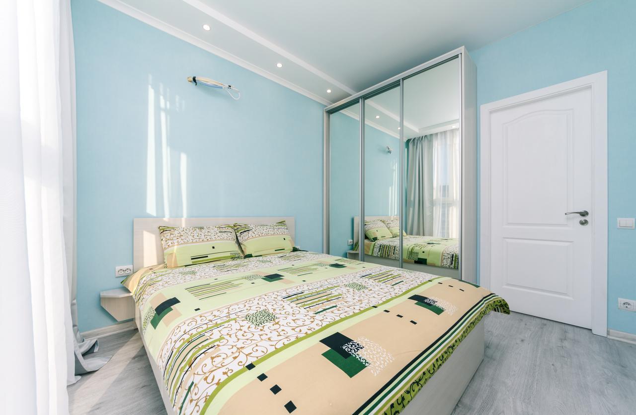 Apartamento Flatrent Drahomanova 2A Kiev Exterior foto