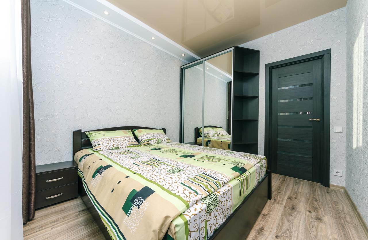 Apartamento Flatrent Drahomanova 2A Kiev Exterior foto