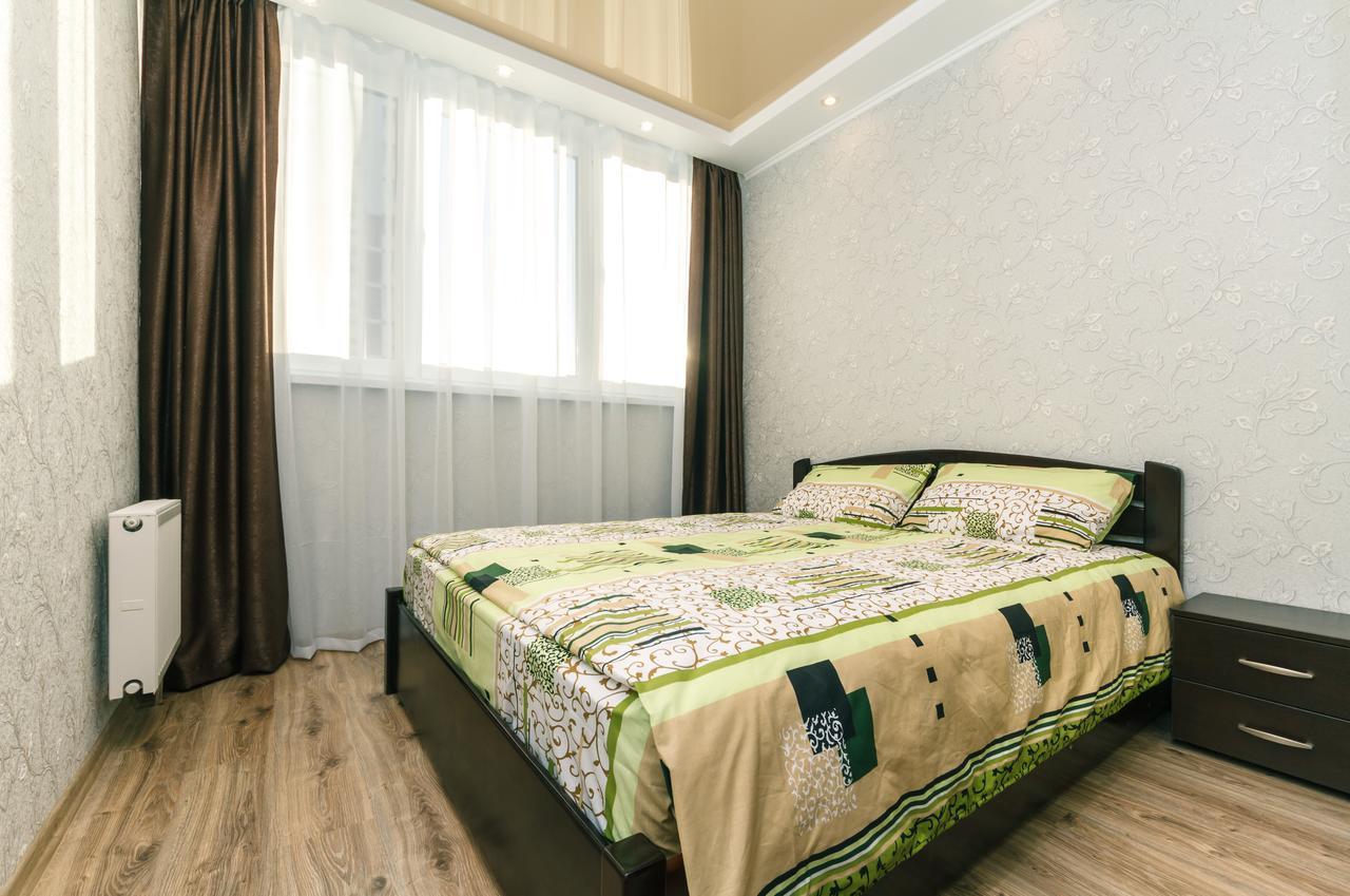 Apartamento Flatrent Drahomanova 2A Kiev Exterior foto