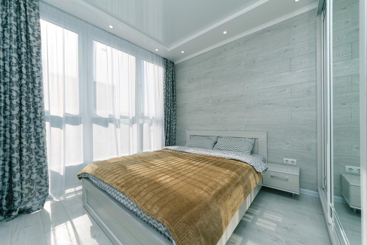 Apartamento Flatrent Drahomanova 2A Kiev Exterior foto
