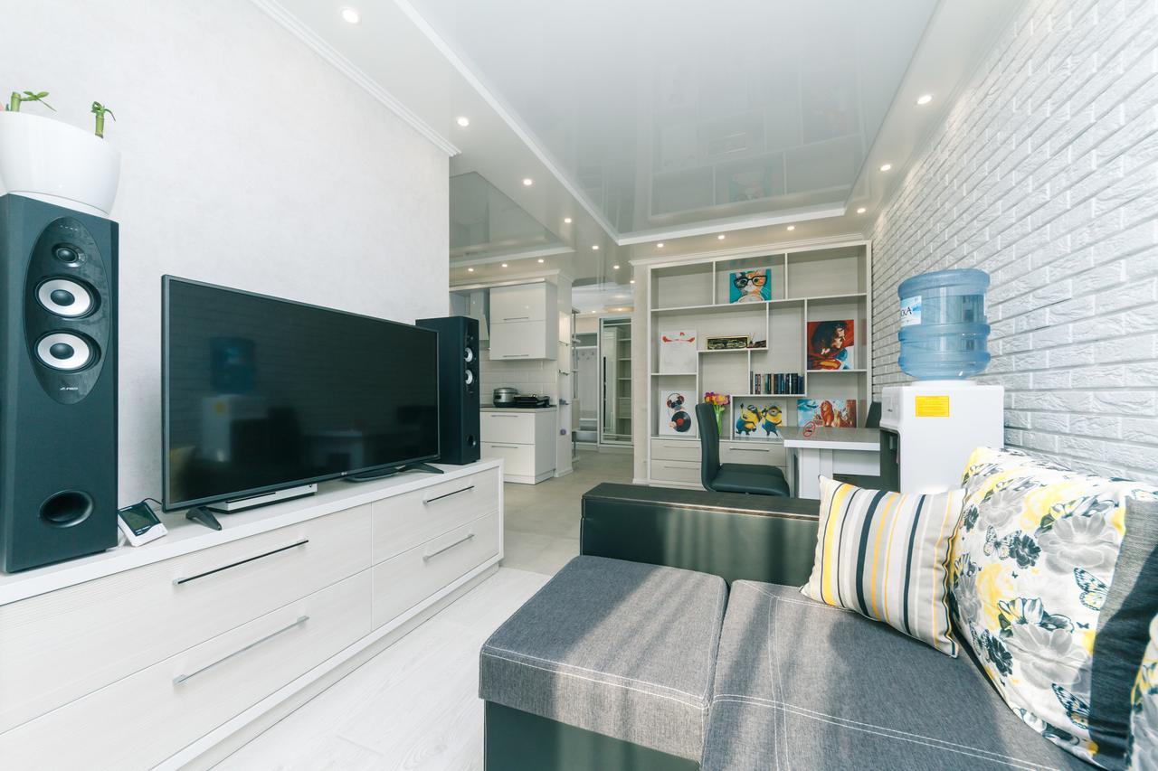 Apartamento Flatrent Drahomanova 2A Kiev Exterior foto